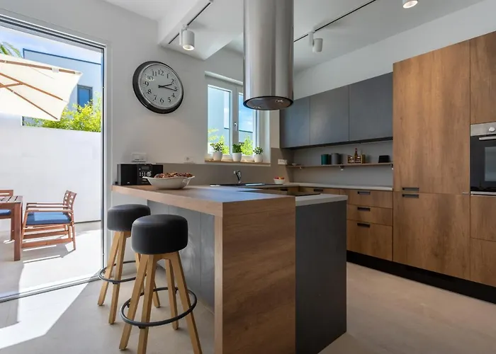 فيلة Jojo مالينسكا